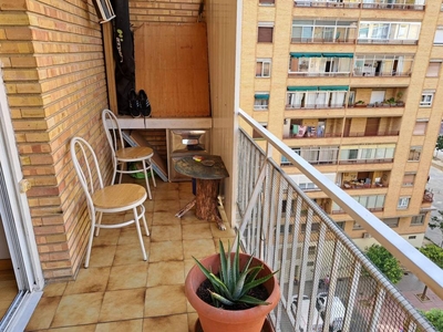 Venta Piso Huesca. Piso de cuatro habitaciones en Pirineos. Octava planta con terraza
