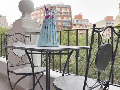 Venta Piso València. Piso de tres habitaciones Con terraza