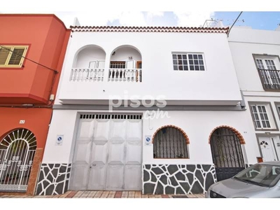 Casa adosada en venta en Calle Poetisa Agustina Romero, 65, cerca de Calle del Músico Rafael Jaimez