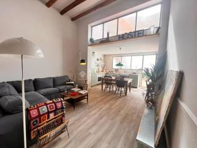 Piso de dos habitaciones 67 m², La Prosperitat, Barcelona