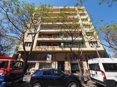 Piso de tres habitaciones tercera planta, Navas, Barcelona