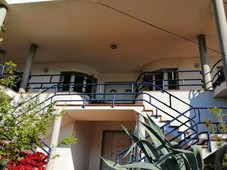 Venta Casa unifamiliar en Rúa Mandeo Betanzos. Buen estado plaza de aparcamiento con terraza calefacción individual 400 m²