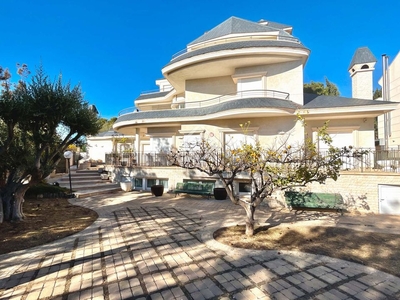 Alicante villa en venta