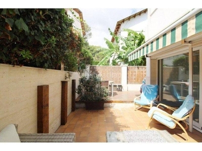 Casa adosada en 315 25 en venta adosado (montemar) en Castelldefels