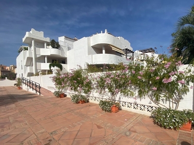 Venta de ático con piscina y terraza en Milla de Oro - Nagüeles (Marbella (Municipio))