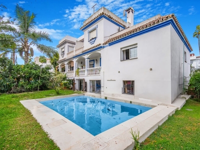 Pareado en venta en Estepona, Málaga