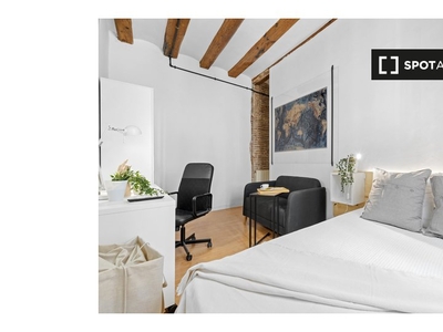 Piso de 4 dormitorios en alquiler en Barcelona