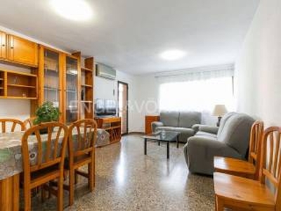 Piso de cuatro habitaciones Av. d'Aragó, Mestalla, València