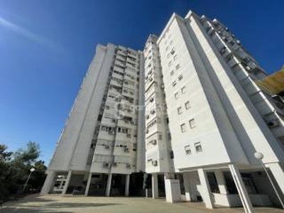 Piso de tres habitaciones 74 m², Pineda-Pedro Salvador, Sevilla