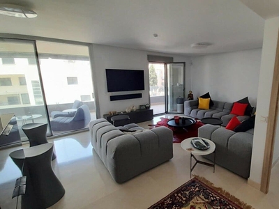 Apartamento en venta en Nueva Andalucia, Marbella, Málaga