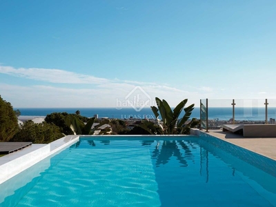 Chalet moderna y amplia villa de diseño con vistas al mar en venta , barcelona en Cabrils