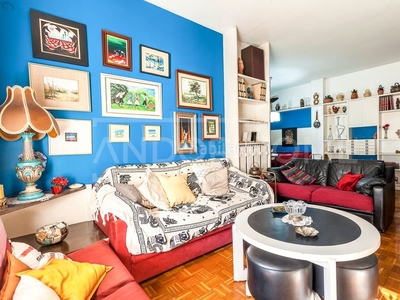 Piso con 4 habitaciones en Sant Antoni Barcelona