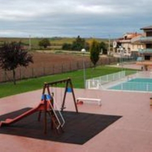 Piso en venta en Alesanco de 2 habitaciones con terraza y piscina