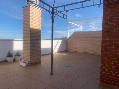 Venta de dúplex en Torredonjimeno de 3 habitaciones con terraza y calefacción