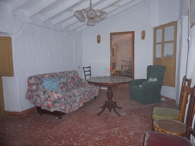 Venta de piso en Algarrobo de 3 habitaciones con jardín