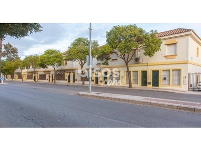 Casa adosada en alquiler en Avenida