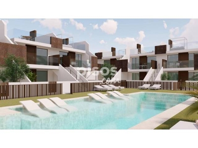 Casa en venta en Residencial de Obra Nueva de Apartamentos Bungalow en Pilar de La Horadada