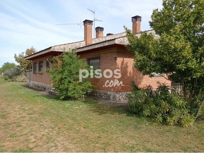 Chalet en venta en Laguna de Duero