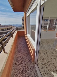 Piso en alquiler en Ensanche - Diputación de 2 habitaciones con terraza y aire acondicionado