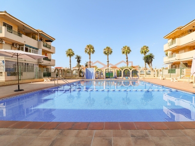 Venta de piso con piscina y terraza en Los Alcázares, Oasis