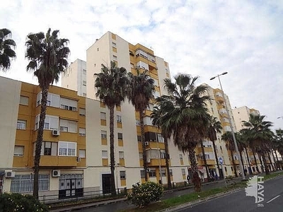Venta de piso en Pérez Cubillas de 3 habitaciones con balcón y ascensor