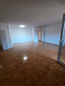 Alquiler piso con 4 habitaciones en Nueva España Madrid