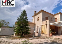 Casa con terreno en Alicante