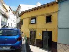 Casa con terreno en Frailes