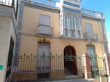 Venta Casa adosada en Carmen Alcaudete. A reformar plaza de aparcamiento con balcón calefacción central 525 m²