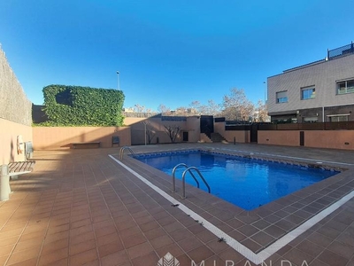 Casa adosada en venta en Carrer Barcelona, Canovelles