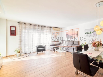 Piso en venta en Passeig de la Muntanya, Font Verda