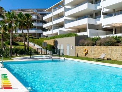 Alquiler de piso en Benahavís de 3 habitaciones con terraza y piscina