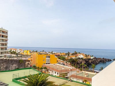 Alquiler de piso en calle Ana Maria de 1 habitación con terraza y piscina