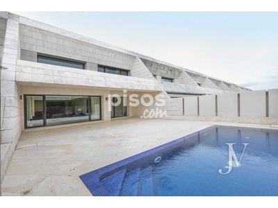 Casa adosada en venta en Paseo de los Lagos, cerca de Paseo de la Finca