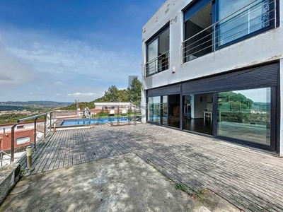 Casa bonita propiedad con piscina con espectaculares vistas a la montaña y a 5 minutos del mar en Blanes