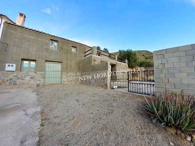 Casa con terreno en Arboleas