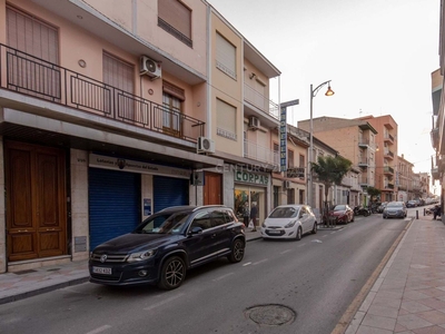 Casa en venta en Pinos Puente, Granada