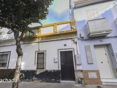 Casa rústica Calle Ángel Solans, Barrio León-El Tardón-Blas Infante, Sevilla