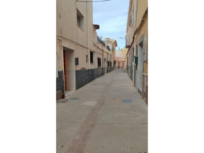 MACAEL ( ALMERÍA ). VENTA DE CASA CON TRES DORMITORIOS.