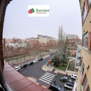 Piso en alquiler en Belén - Pilarica - Bº España de 3 habitaciones con terraza y calefacción