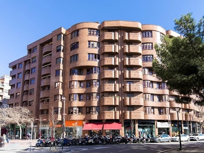 Piso en alquiler en calle De Antonia María Oviedo de 4 habitaciones con terraza y garaje
