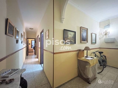 Piso en venta en Calle Martínez Montañés