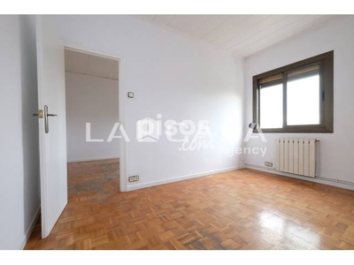 Piso en venta en Carrer de Felip II, cerca de Carrer de Ramon Albó