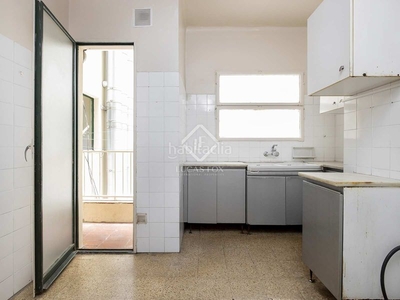 Apartamento piso de 3 dormitorios con 6m² terraza en venta en eixample izquierdo, en Barcelona