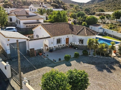 Arboleas villa en venta