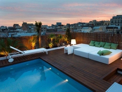 Ático venta de ático duplex con terraza y piscina junto passeig de gràcia en Barcelona