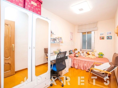 Piso acogedor piso de 3 habitaciones en el barrio de Llefià en Badalona