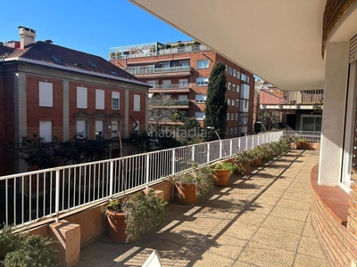 Piso espectacular piso a reformar con terraza y parking junto a turó park. precio a consultar en Barcelona