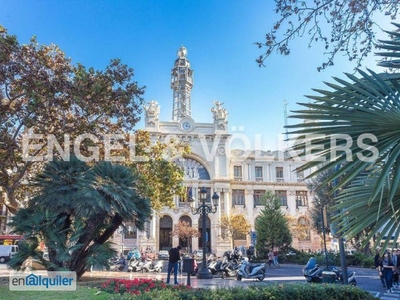 Piso reformado junto a Plaza del Ayuntamiento