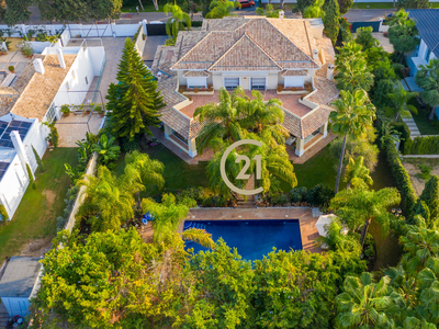 ESPECTACULAR VILLA EN GUADALMINA BAJA Venta Urb. Guadalmina